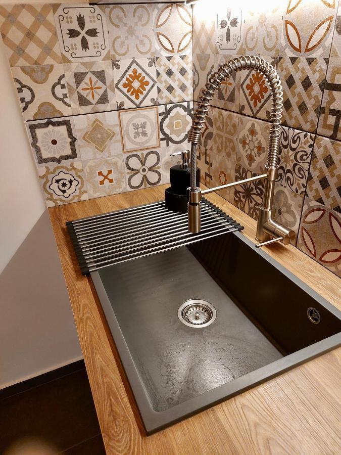 Christina-Anna Athens City Center Walking Distance To Everywhere And Acropolis, In One Of The Most Favorable Locations By National Gardens And Zoo, Hellenic Parliament In Syntagma And Stylish Exquisite Kolonaki Cozy Renovated Apartment Екстер'єр фото