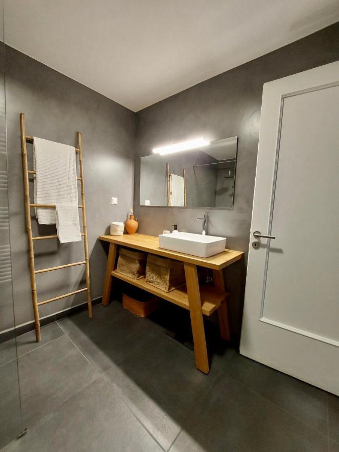 Christina-Anna Athens City Center Walking Distance To Everywhere And Acropolis, In One Of The Most Favorable Locations By National Gardens And Zoo, Hellenic Parliament In Syntagma And Stylish Exquisite Kolonaki Cozy Renovated Apartment Екстер'єр фото
