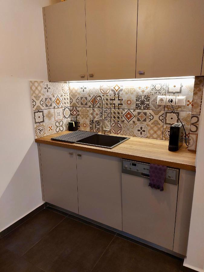 Christina-Anna Athens City Center Walking Distance To Everywhere And Acropolis, In One Of The Most Favorable Locations By National Gardens And Zoo, Hellenic Parliament In Syntagma And Stylish Exquisite Kolonaki Cozy Renovated Apartment Екстер'єр фото