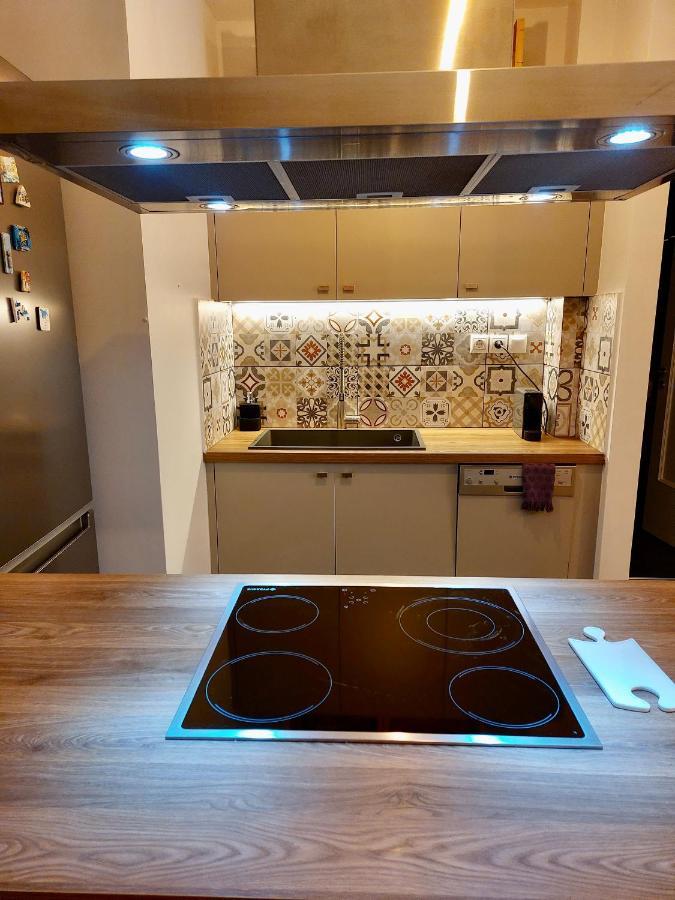 Christina-Anna Athens City Center Walking Distance To Everywhere And Acropolis, In One Of The Most Favorable Locations By National Gardens And Zoo, Hellenic Parliament In Syntagma And Stylish Exquisite Kolonaki Cozy Renovated Apartment Екстер'єр фото